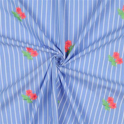 Coton rayé bleu et fleurs brodées